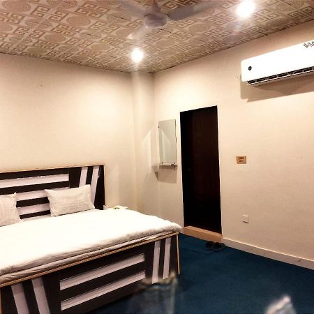 Hotel Royal Sweet Lahore Bagian luar foto