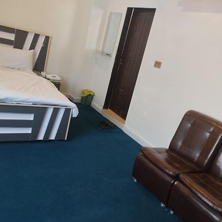 Hotel Royal Sweet Lahore Bagian luar foto