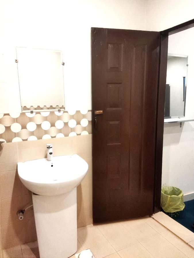 Hotel Royal Sweet Lahore Bagian luar foto