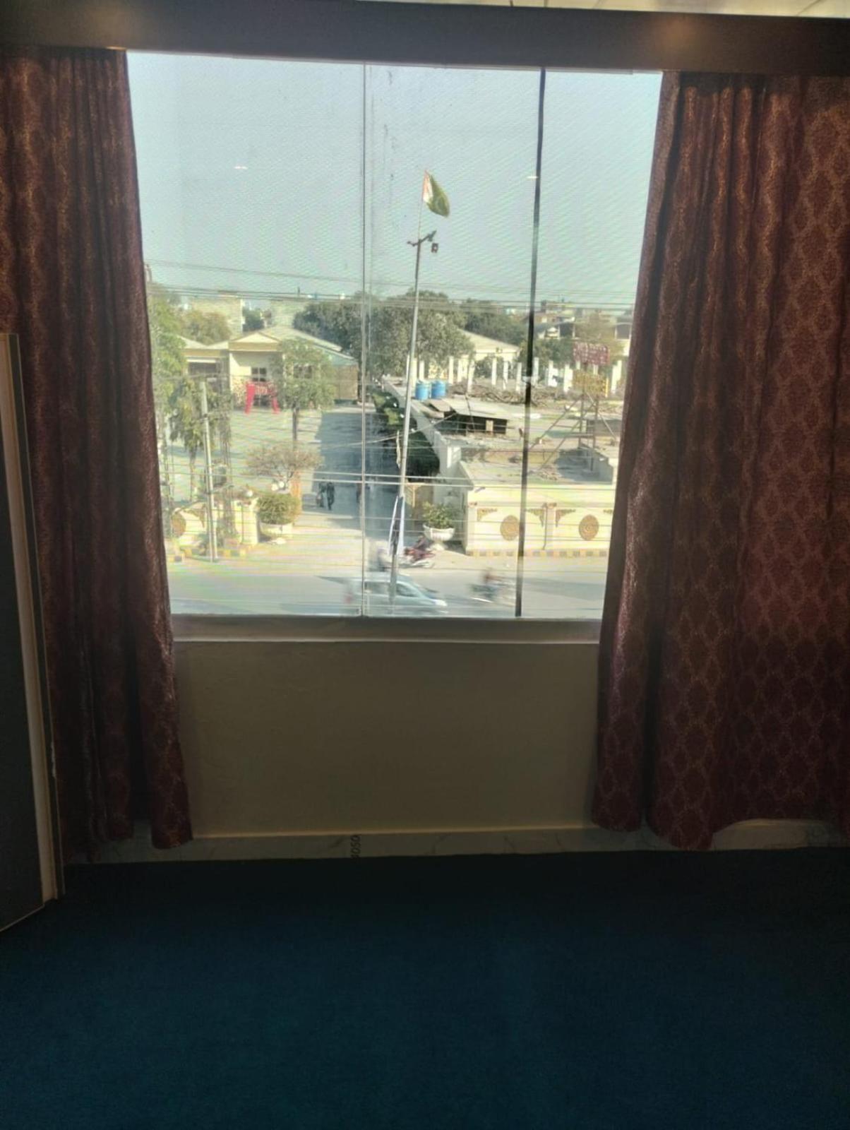 Hotel Royal Sweet Lahore Bagian luar foto