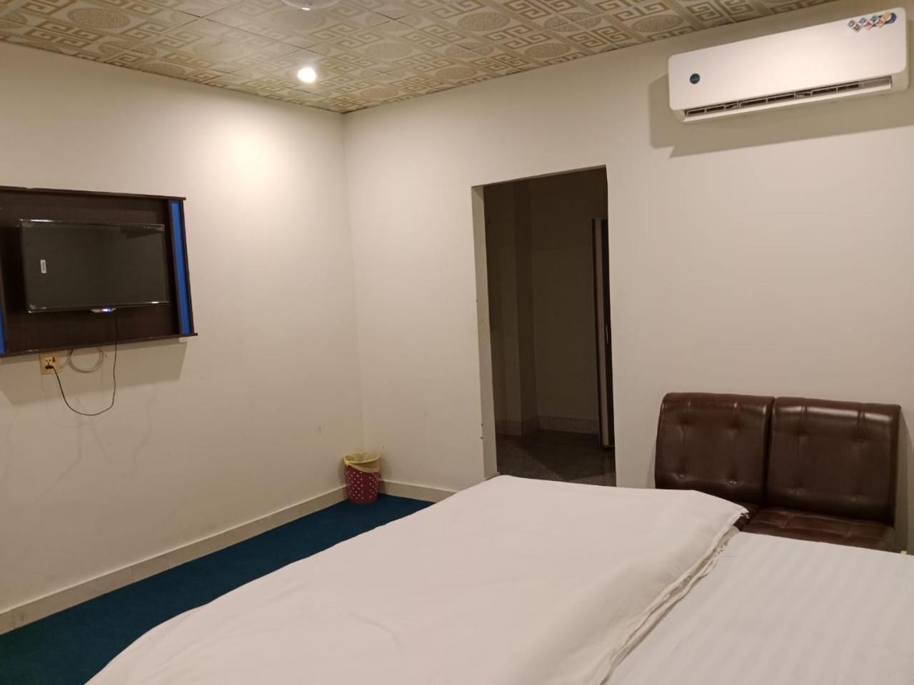 Hotel Royal Sweet Lahore Bagian luar foto