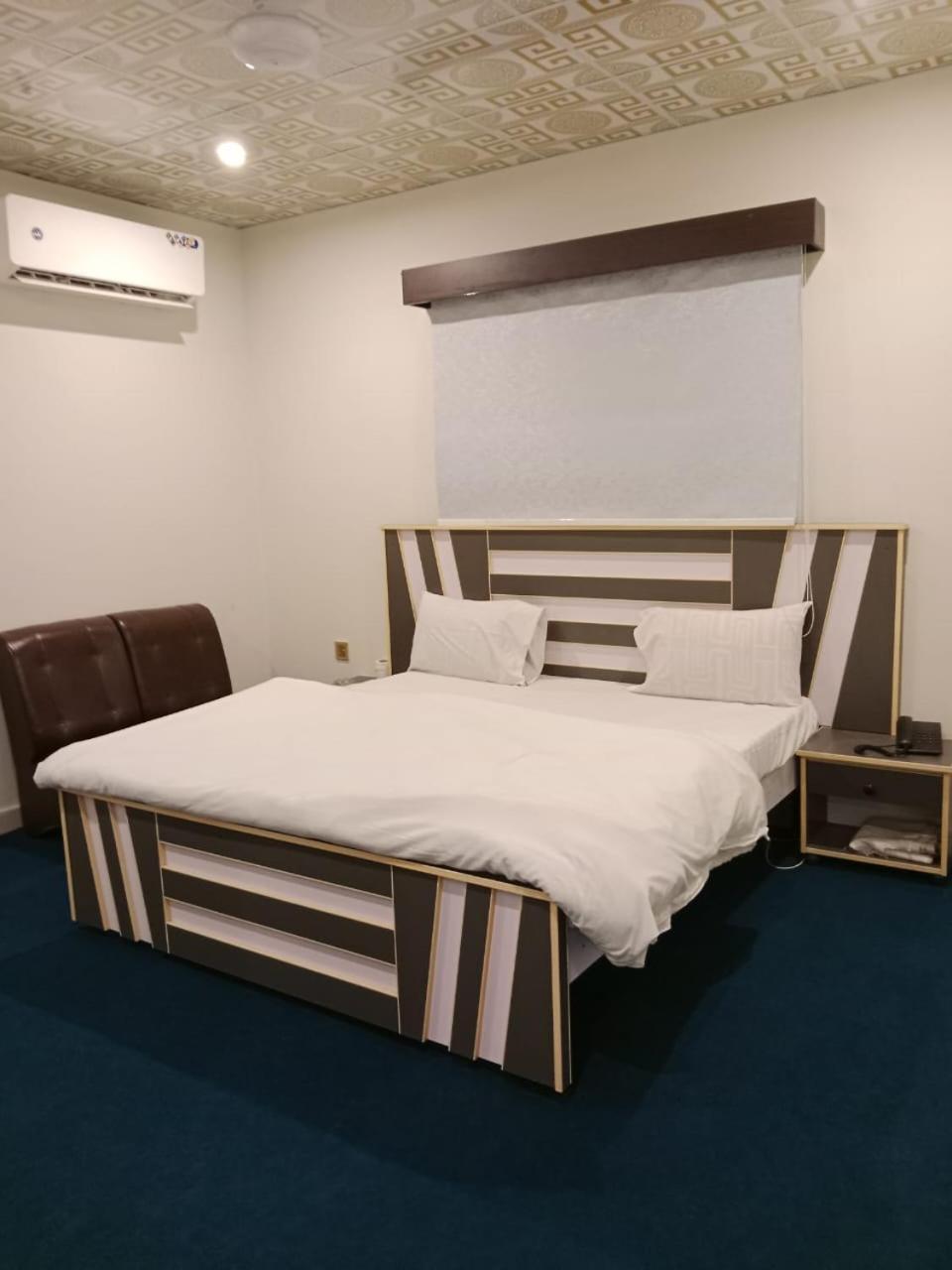 Hotel Royal Sweet Lahore Bagian luar foto