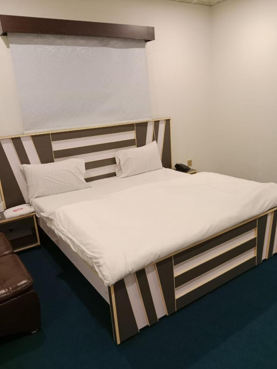 Hotel Royal Sweet Lahore Bagian luar foto